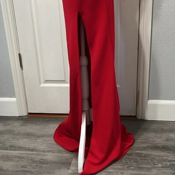 La femme Red Formal Dress Size 0 - Picture 7 of 13